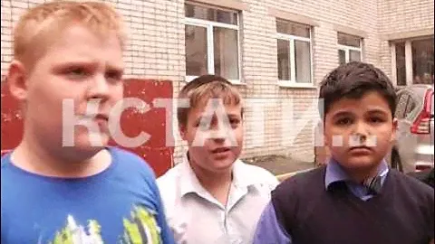Школьница прямо во время урока выпрыгнула из окна 4-го этажа.